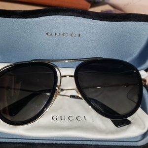 Unisex Gucci shades